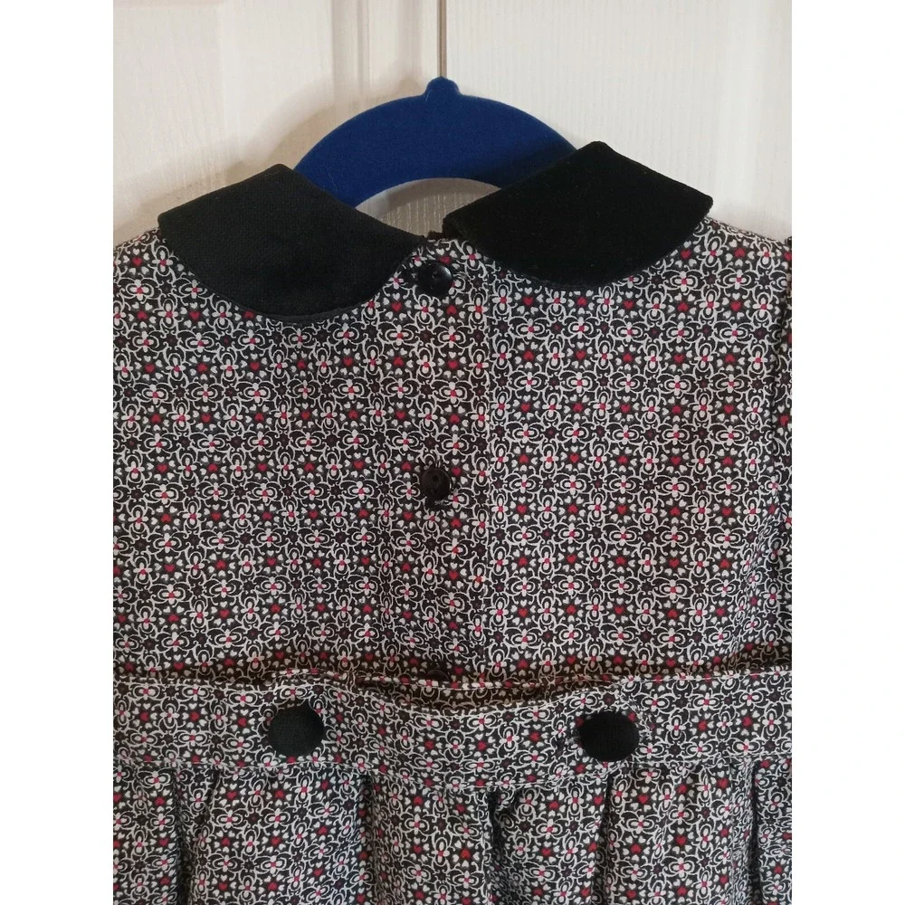 Sarah Louise (England) Hands mocked Black Velvet Collar Floral Print Size‎ 18 MS